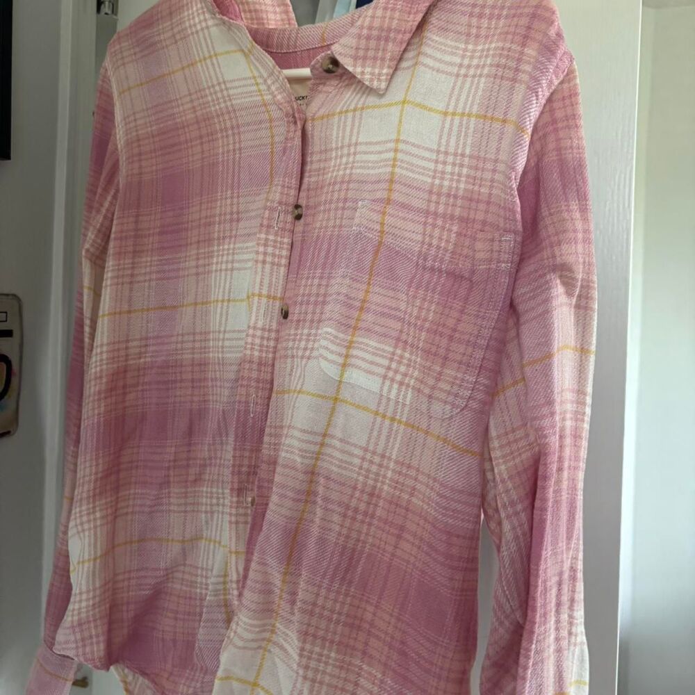 AMERICAN EAGLE Pink Yellow White Button Down Large Women's Plaid Flannel Sweater